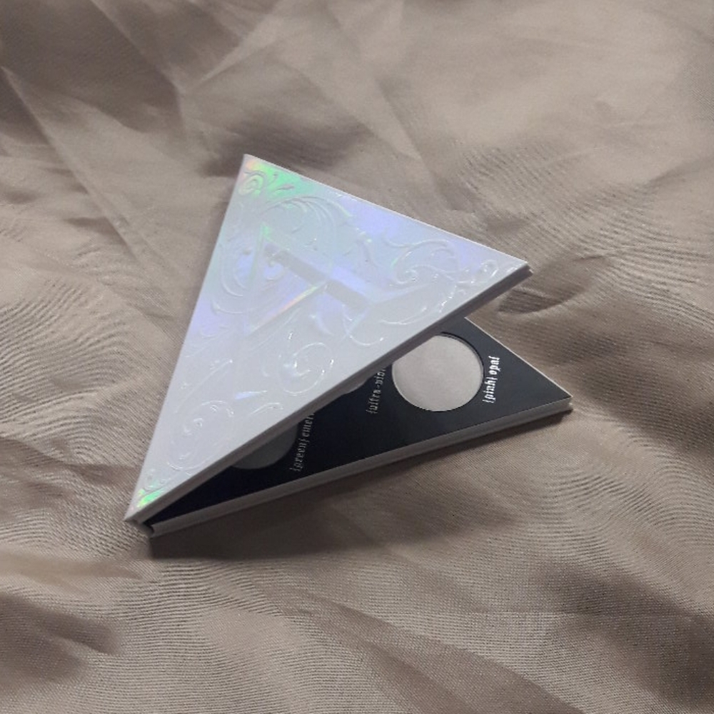 Alchemist holographic palatte
